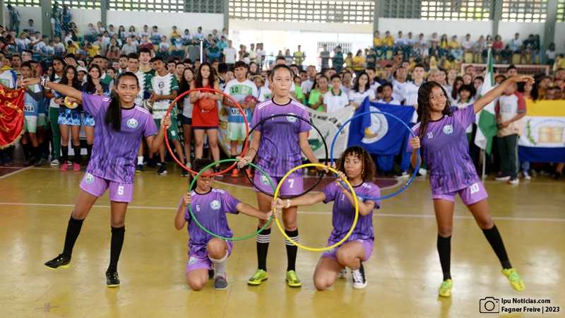 Jogos Interclasses da Escola Pelúsio Correia movimentam comunidade escolar