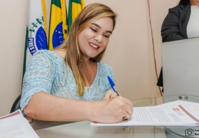 Prefeita de Pires Ferreira empossa 64 novos servidores aprovados em concurso público