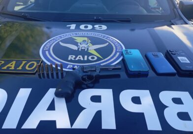 PMCE apreende arma de fogo e cumpre mandado de prisão em Sobral