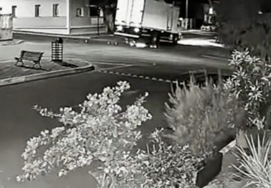 Dois jovens morrem em grave acidente no centro de Ipu; vítimas eram primos e parentes de jogador do Ipu Futsal