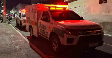 Corpos dos jovens mortos em acidente em Ipu, são levados ao IML de Crateús