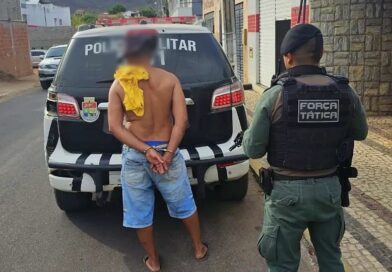 Força Tática cumpre mandado de prisão contra homem de 47 anos em Ipu