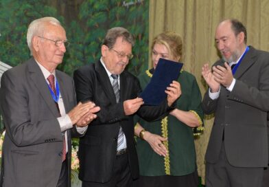 Gomes Farias recebe Comenda 14 de Janeiro em solenidade dos 20 anos da AILCA