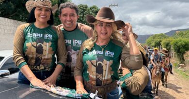 Vaqueiros e amazonas participam da Cavalgada de São Sebastião em Ipu