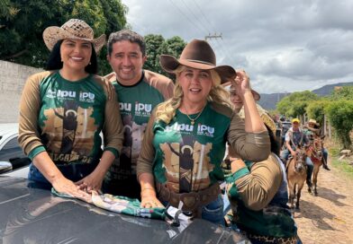 Vaqueiros e amazonas participam da Cavalgada de São Sebastião em Ipu