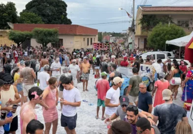 Bloco do Avesso mantém tradição e movimenta a o Carnaval de Ipu