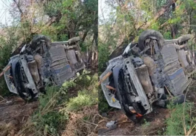 Carro que transportava medicamentos para a cidade de Crateus, capotou na cidade de Tamboril