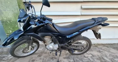 Força Tática apreende motocicleta com suspeita de clonagem e sinais de adulteração em Ipu