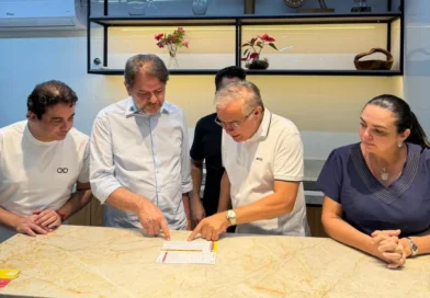 Com apoio de Cid Gomes, Antônio Martins se filia no PSB e confirma projeto rumo à Câmara Federal