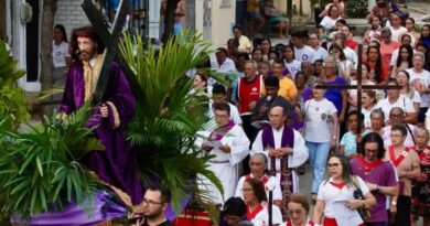 Paróquia de São Sebastião de Ipu realiza Via-Sacra com o Senhor dos Passos 