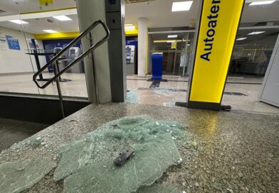 Porta da Agência do Banco do Brasil de Ipu quebra durante a noite