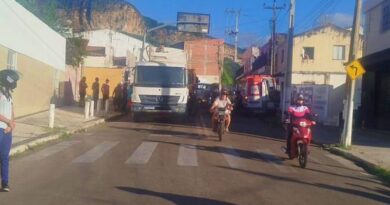Acidente envolvendo dois caminhões deixa feridos em Ipu
