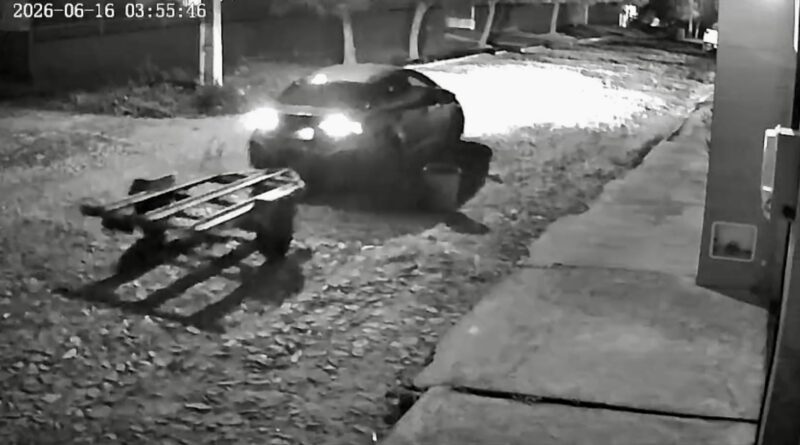 Reboque é furtado durante a madrugada em Hidrolândia; veículo suspeito foi flagrado levando o equipamento