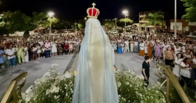 Fiéis participam da Coroação de Nossa Senhora em Ipu