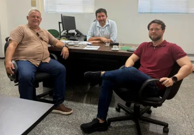 Lindbergh Martins recebe lideranças ipuenses para diálogo sobre desenvolvimento de Ipu