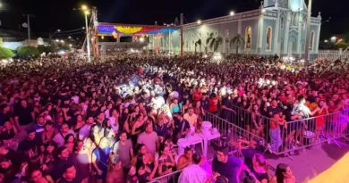 Multidão lota última noite do Arrastapé Carnaúba e encerra festival com grandes atrações em Reriutaba