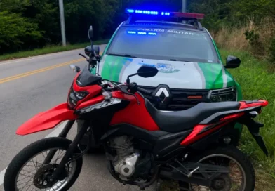 Motocicleta com suspeita de clonagem é apreendida pela Polícia Militar em Ipu