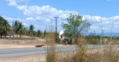 Motociclista morre após colidir contra placa de sinalização na CE-257, entre Ipu e Hidrolândia