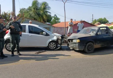 Motorista passa mal e veículos se envolvem em colisão no Alto dos 14, em Ipu