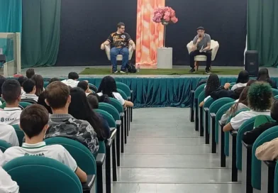 Mesa-redonda na EEEP Antônio Tarcísio Aragão promove debate sobre memória e identidade de Ipu