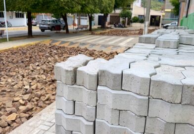 Prefeitura de Ipu inicia instalação de piso intertravado no Quadro da Igrejinha