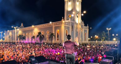 Reriutaba celebra 103 anos com praça lotada e show de Wesley Safadão