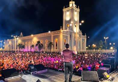 Reriutaba celebra 103 anos com praça lotada e show de Wesley Safadão