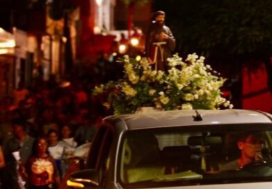 Festejos de São Francisco de Assis têm início com ciclo-moto-procissão em Ipu