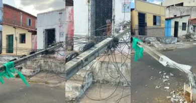 Carro derruba poste e fios de alta tensão bloqueiam entrada de casas no bairro do Corte, em Ipu